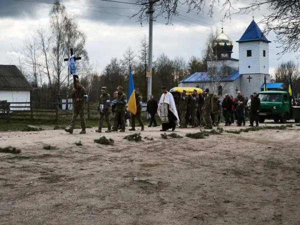 У селі Стрибіж на Житомирщині поховали Героя - племінника відомого поета Михайла Плосковітова