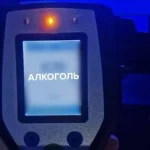 На Київській у Житомирі патрульні зупинили Mercedes: водій був нетверезим та позбавленим права керувати авто на 10 років