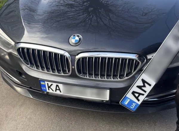 У Житомирі на Перемоги зловили водія BMW з чужими номерами: штраф склав 1190 гривень