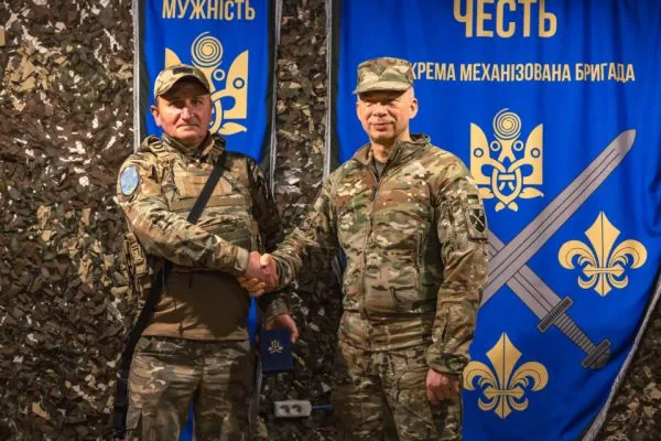 Нагрудним знаком «Золотий Хрест» нагородили військового з Житомирської області Валерія Присяжнюка