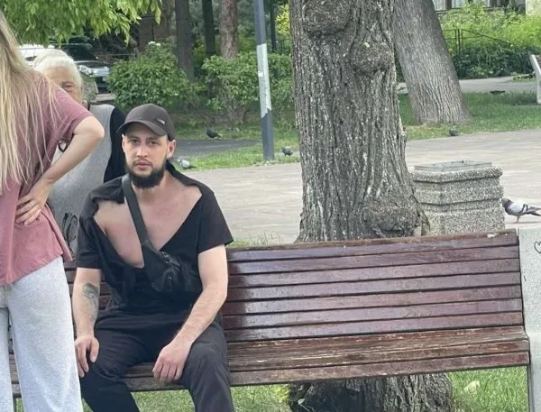 У Житомирі чоловік побив 88-річного дідуся та відправив його у лікарню через зауваження про паркування. ВІДЕО