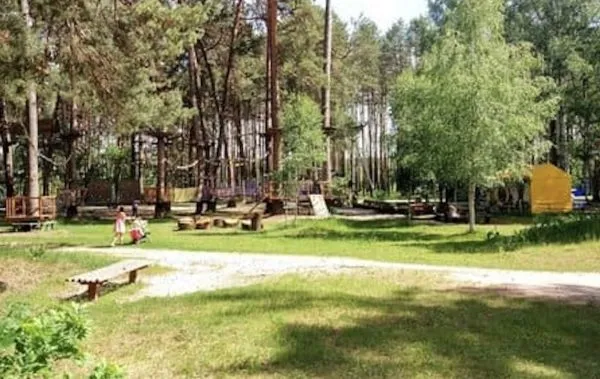 У житомирському Гідропарку помітили підозрілого чоловіка: невідомий стежить за жінками з дітьми