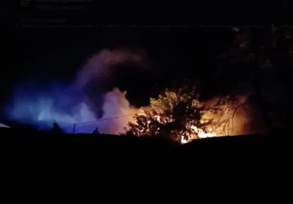 У Житомирі на вулиці Леха Качинського спалахнули гаражі. ВІДЕО