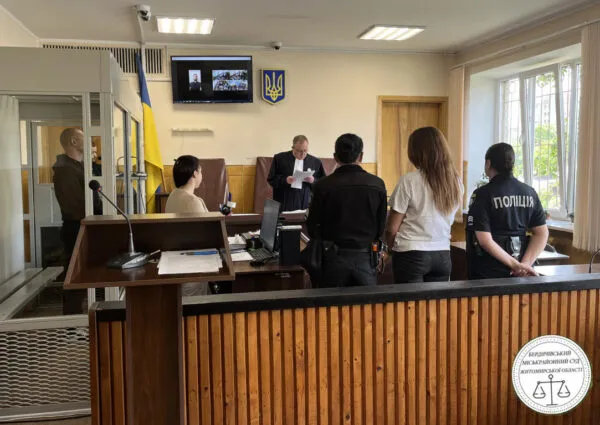 Вибух у ТЦК Бердичева: суд дав 8 та 9 років тюрми виконавцям теракту