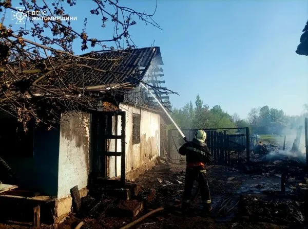 Пізній виклик ледь не коштував життя: на Звягельщині 21-річний хлопець отруївся чадним газом під час пожежі