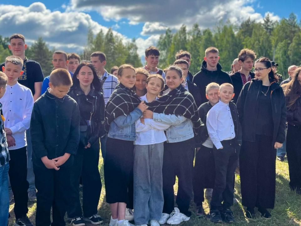 Урочиста церемонія підняття прапора